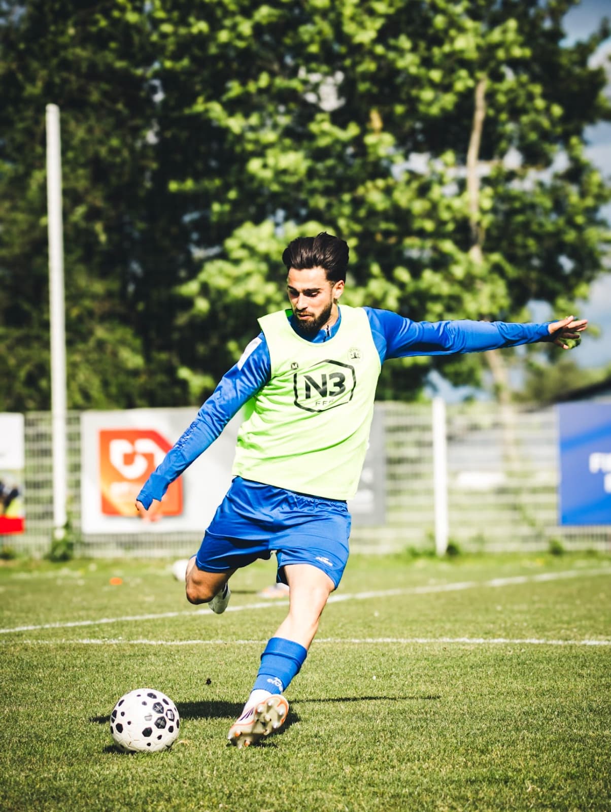 Florian à la frappe lors d'un match de National 3